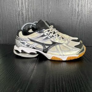 Mizuno Wave Bolt 4 Women’s size 8.5